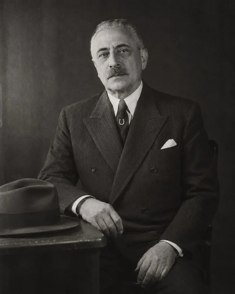 Retrato de Ernesto Arriola, Propietario y cuidador de La Tijereta